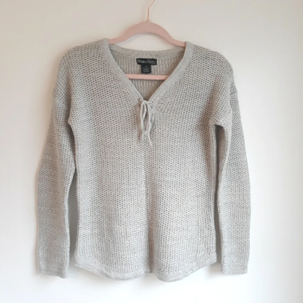 Evelyn Taylor light gray waffle knit lace up tie v neck soft cozy winter sweater